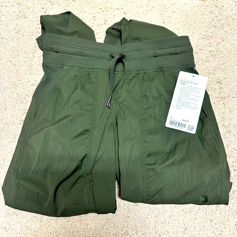 Lululemon dance studio mid-rise jogger full length. size 4 dark olive. New
